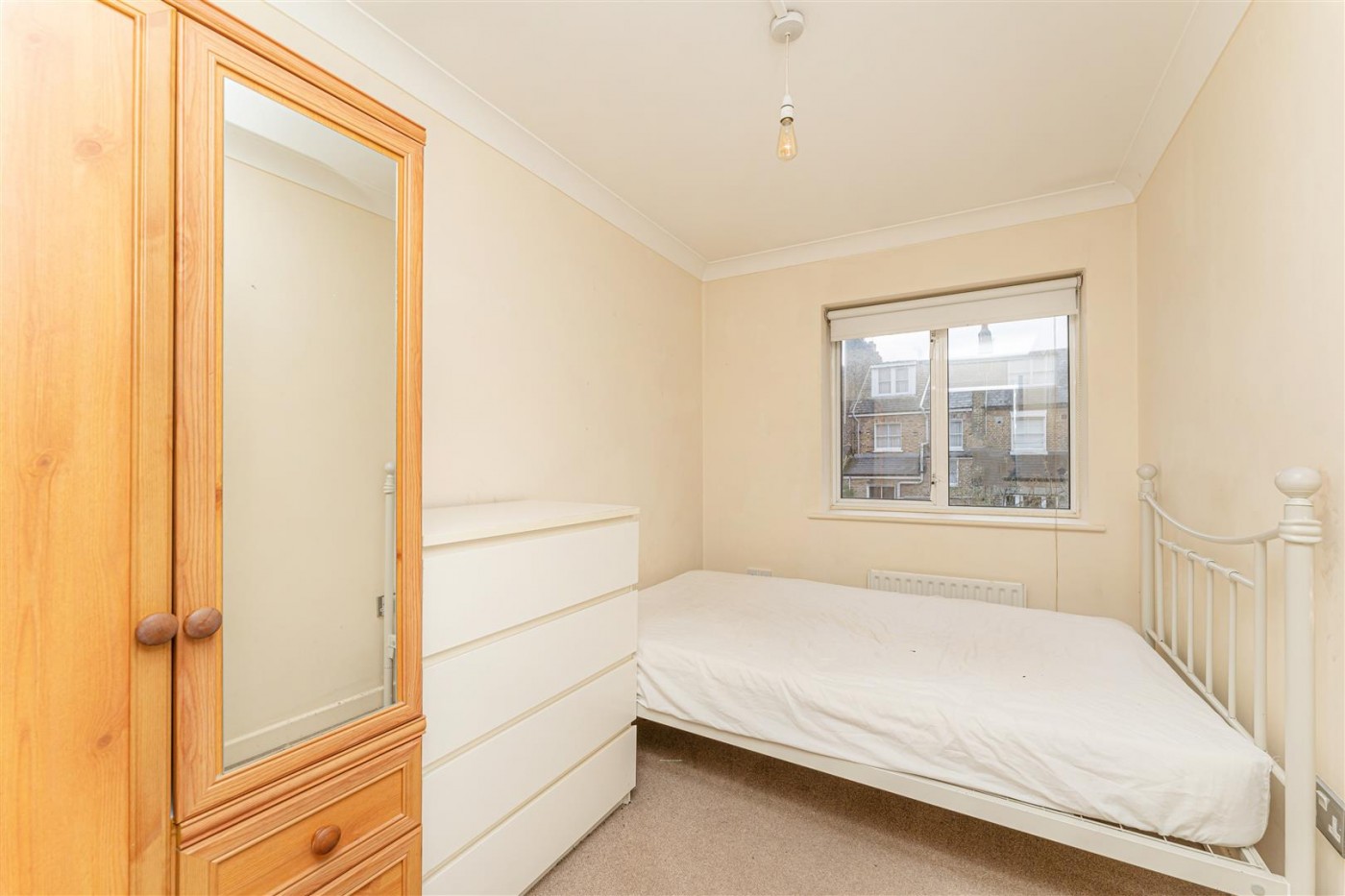 Images for Alvington Crescent, London