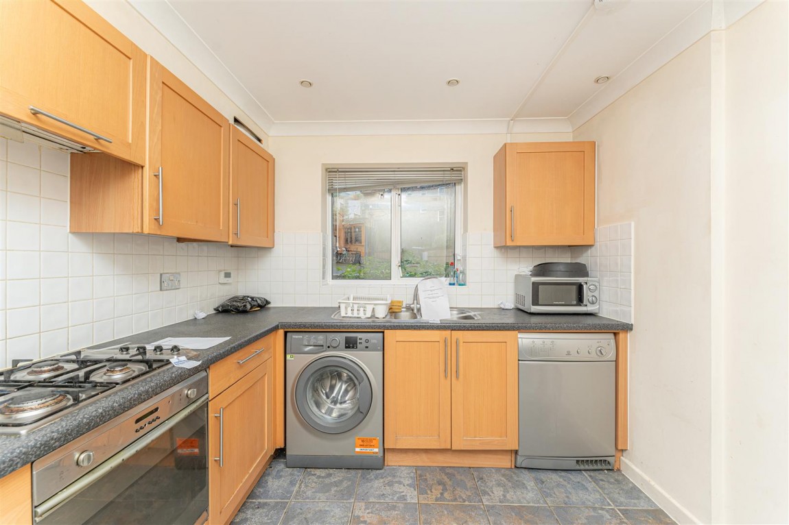 Images for Alvington Crescent, London